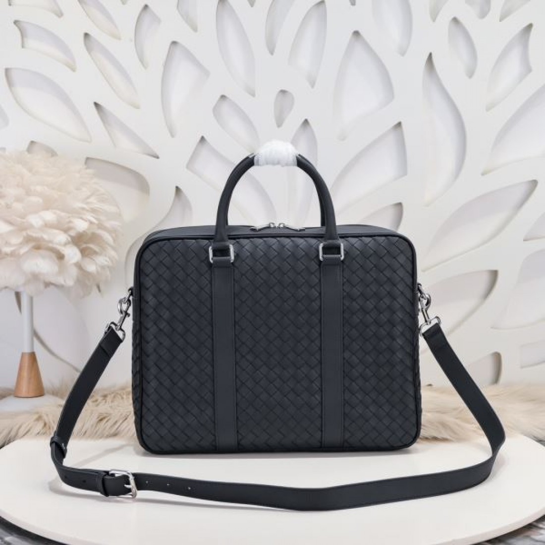 ミニマルで知的な ボッテガヴェネタ コピー ブリーフケース BOTTEGA VENETA