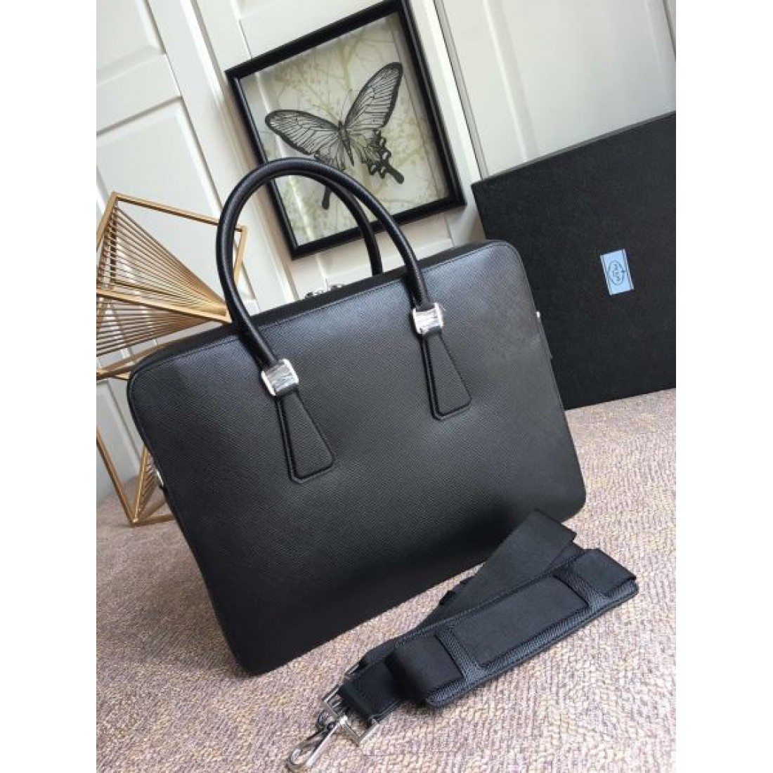 PRADA プラダ コピー ブリーフケース 実用性とデザイン性の融合