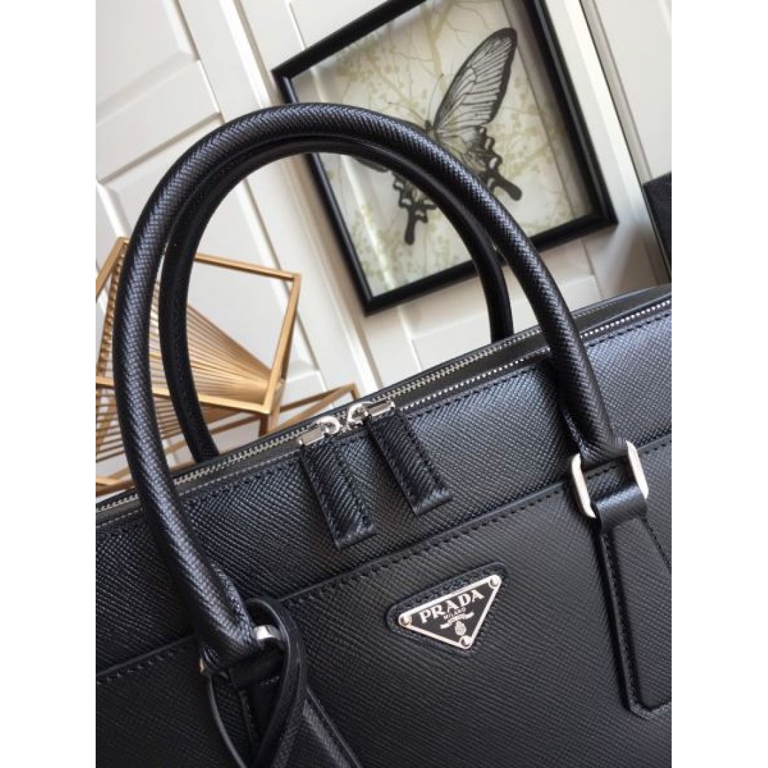 PRADA プラダ コピー ブリーフケース 実用性とデザイン性の融合