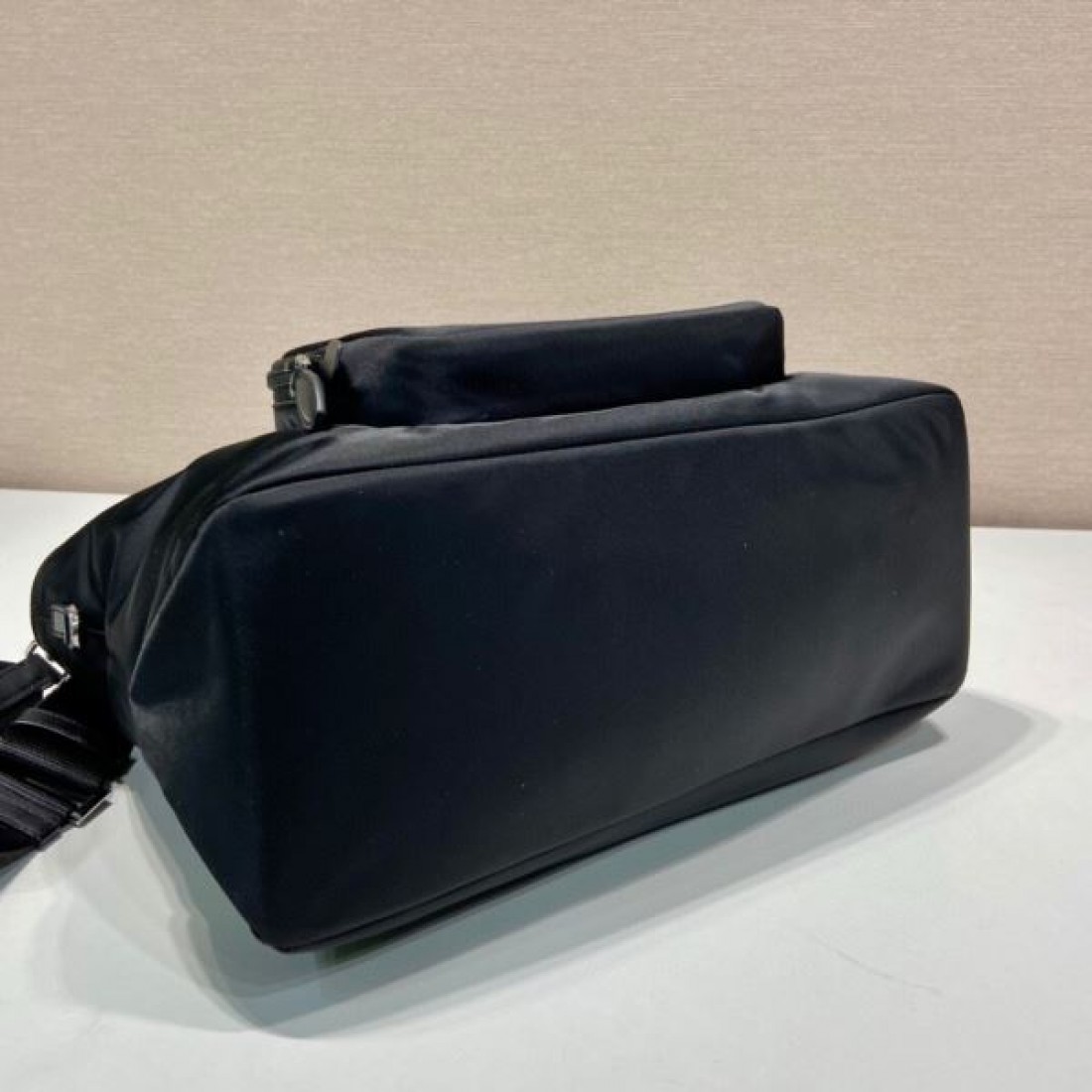 シンプルで飽きのこない プラダ コピー ブリーフケース PRADA