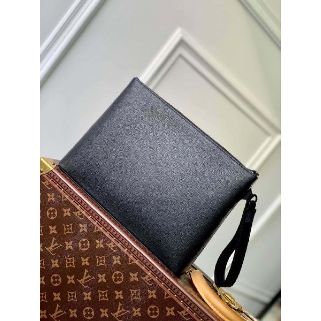 LOUIS VUITTON ルイヴィトン 偽物 クラッチバッグ タイムレスで気品あるデザイン