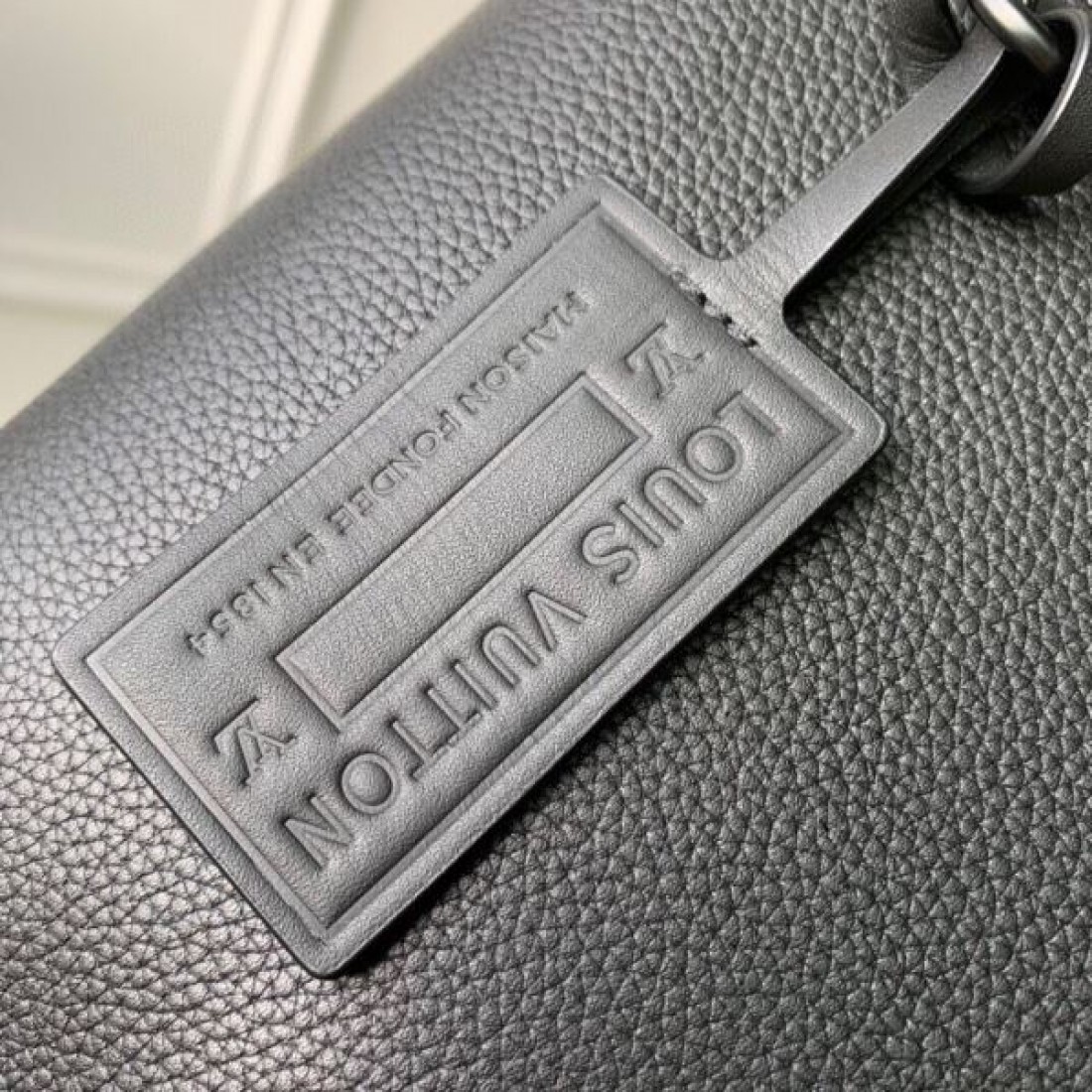LOUIS VUITTON ルイヴィトン 偽物 クラッチバッグ タイムレスで気品あるデザイン