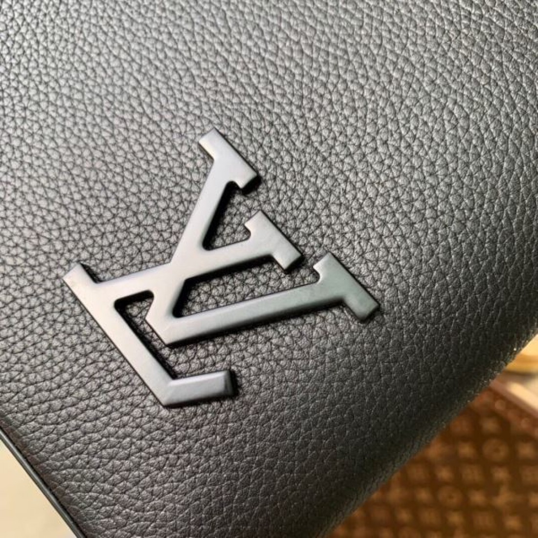 LOUIS VUITTON ルイヴィトン 偽物 クラッチバッグ タイムレスで気品あるデザイン