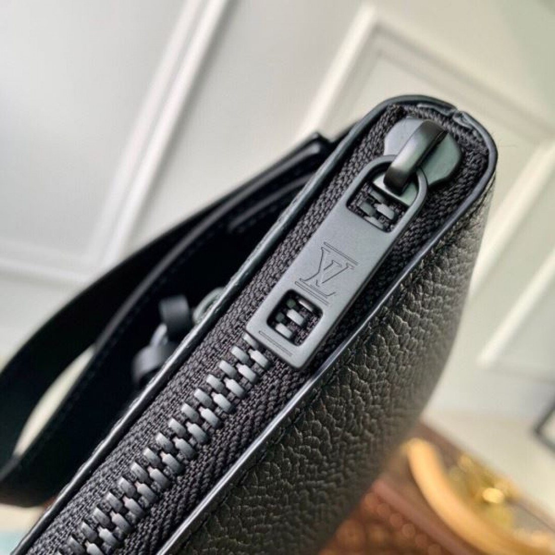 LOUIS VUITTON ルイヴィトン 偽物 クラッチバッグ タイムレスで気品あるデザイン