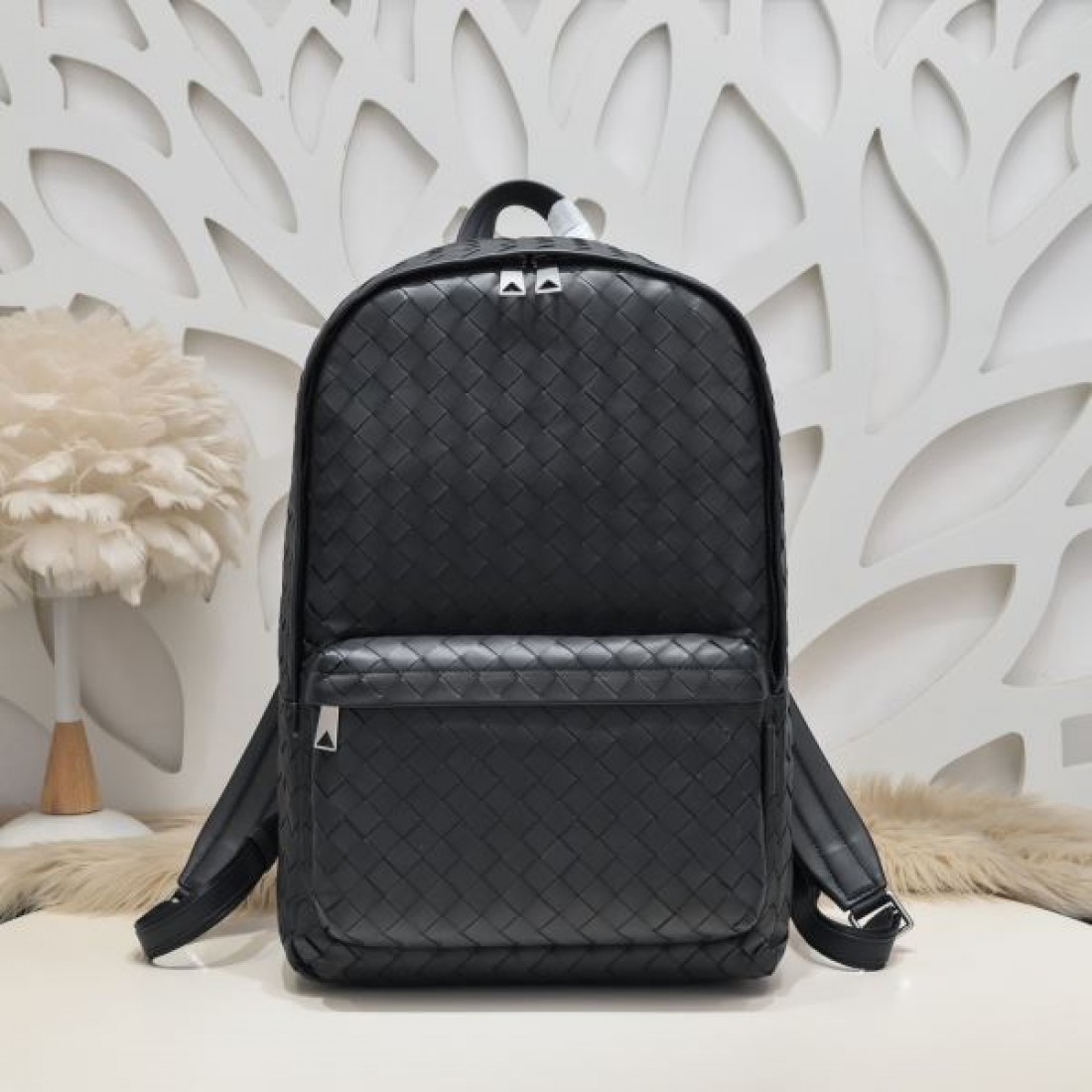 ディテールと機能性を両立する BOTTEGA VENETA ボッテガヴェネ 偽物 バックパック