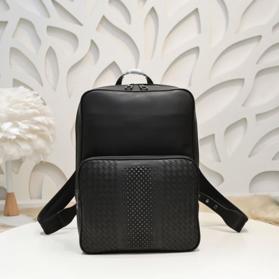 BOTTEGA VENETA ボッテガヴェネタ コピー バックパック 洗練とクラフト感の融合美