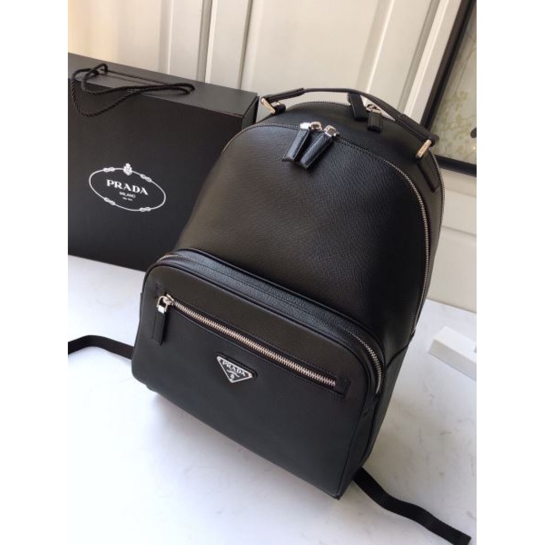 PRADA プラダ コピー バックパック フェミニンで実用的なデザインが魅力