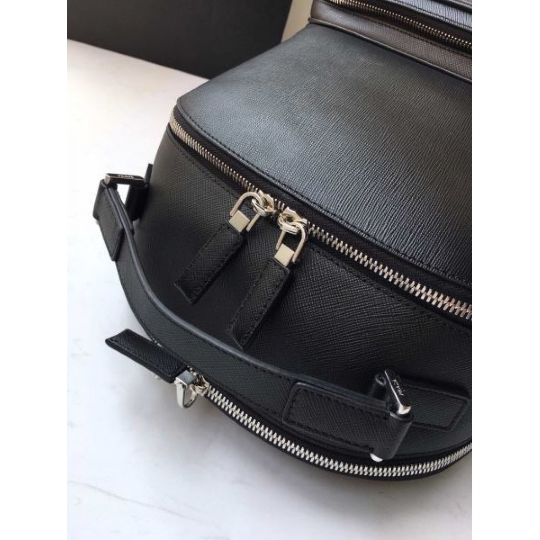 PRADA プラダ コピー バックパック フェミニンで実用的なデザインが魅力
