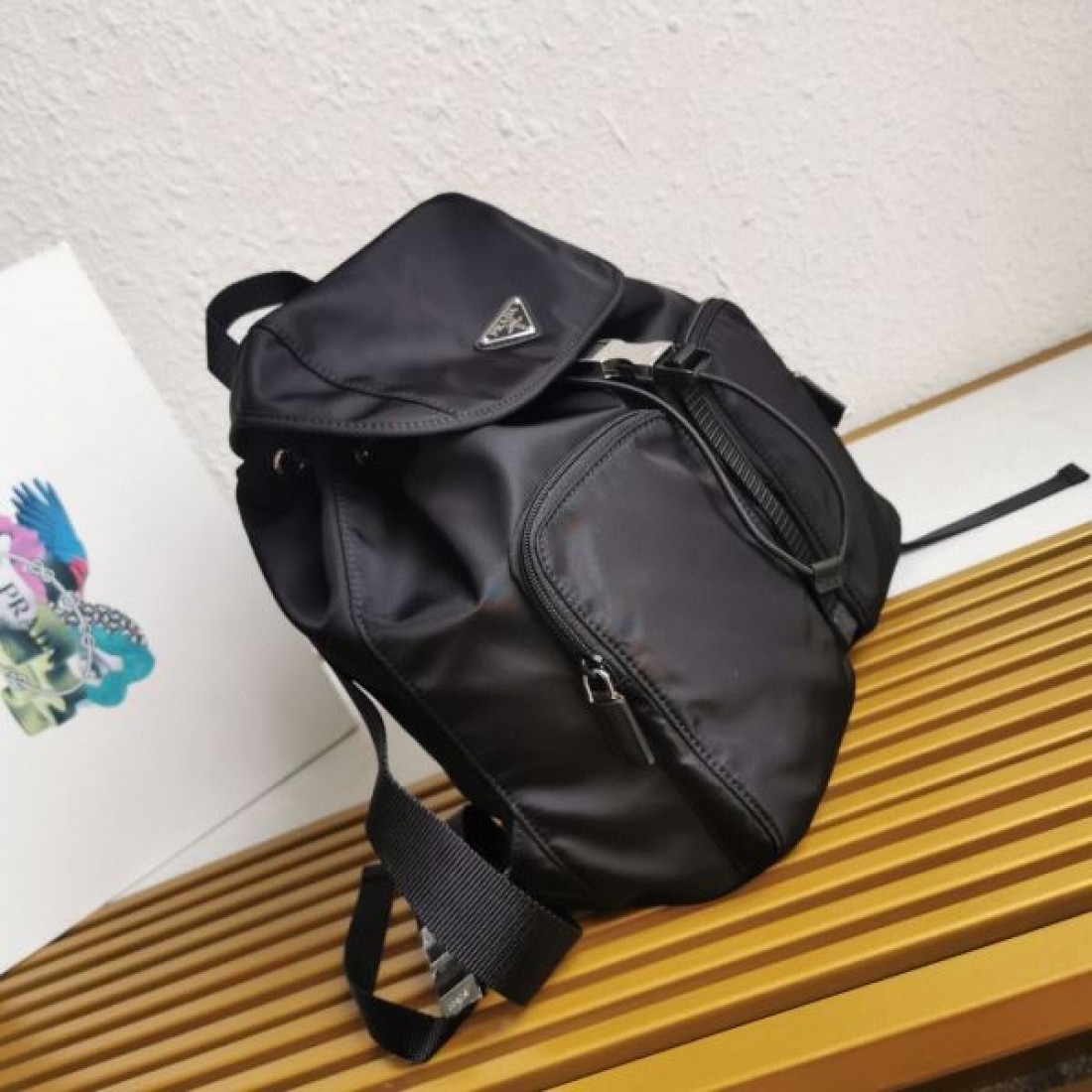 落ち着きと高級感が共存する PRADA プラダ コピー バックパック