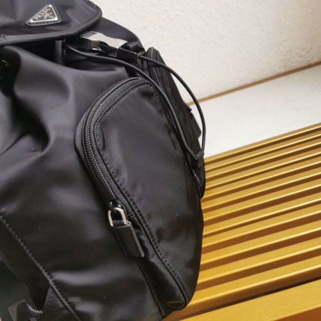 落ち着きと高級感が共存する PRADA プラダ コピー バックパック