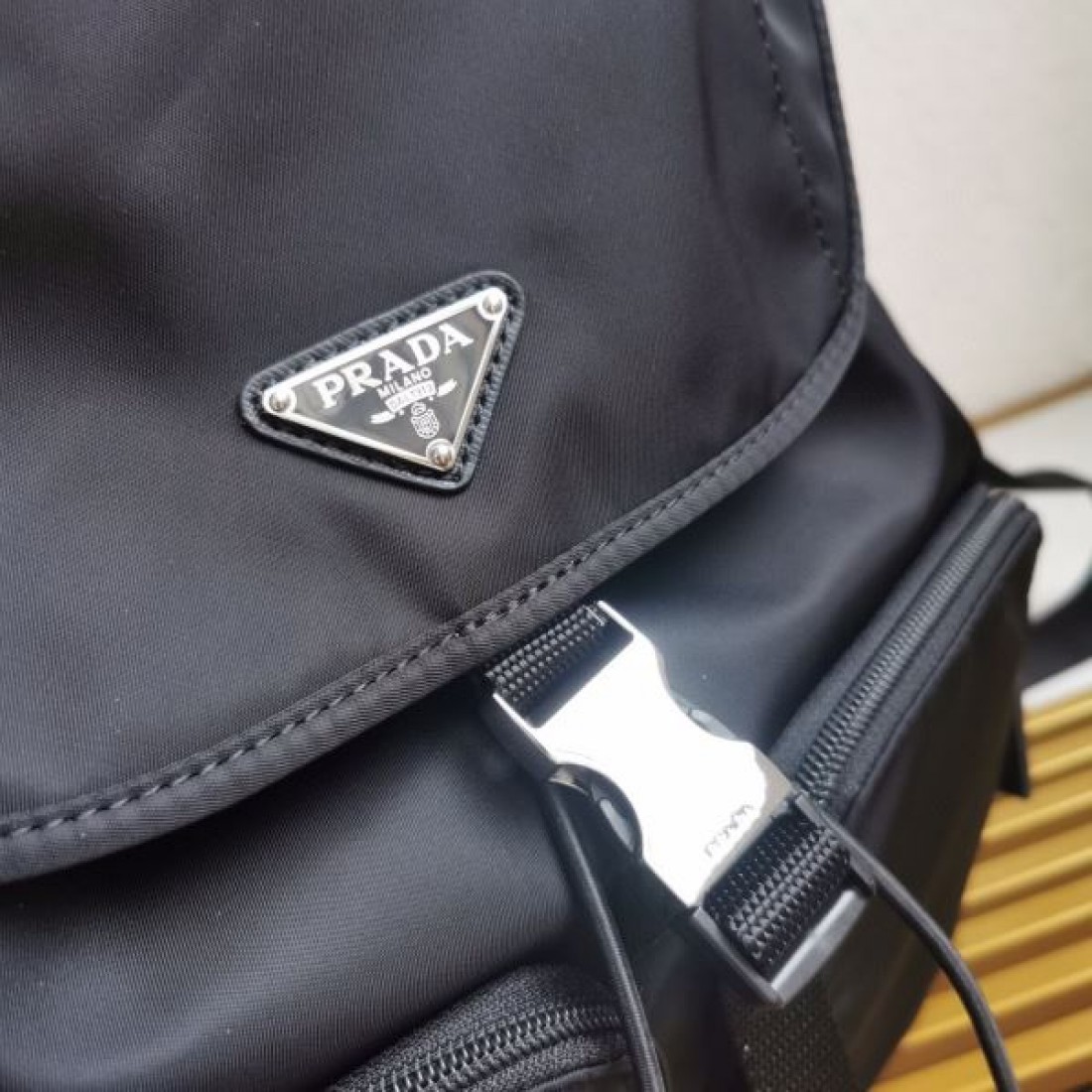 落ち着きと高級感が共存する PRADA プラダ コピー バックパック