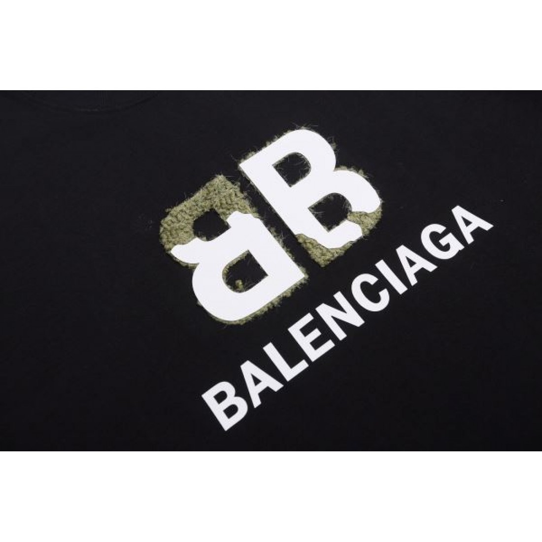 旬コーデに最適 BALENCIAGA バレンシアガ コピー 半袖Tシャツ オールシーズン活躍