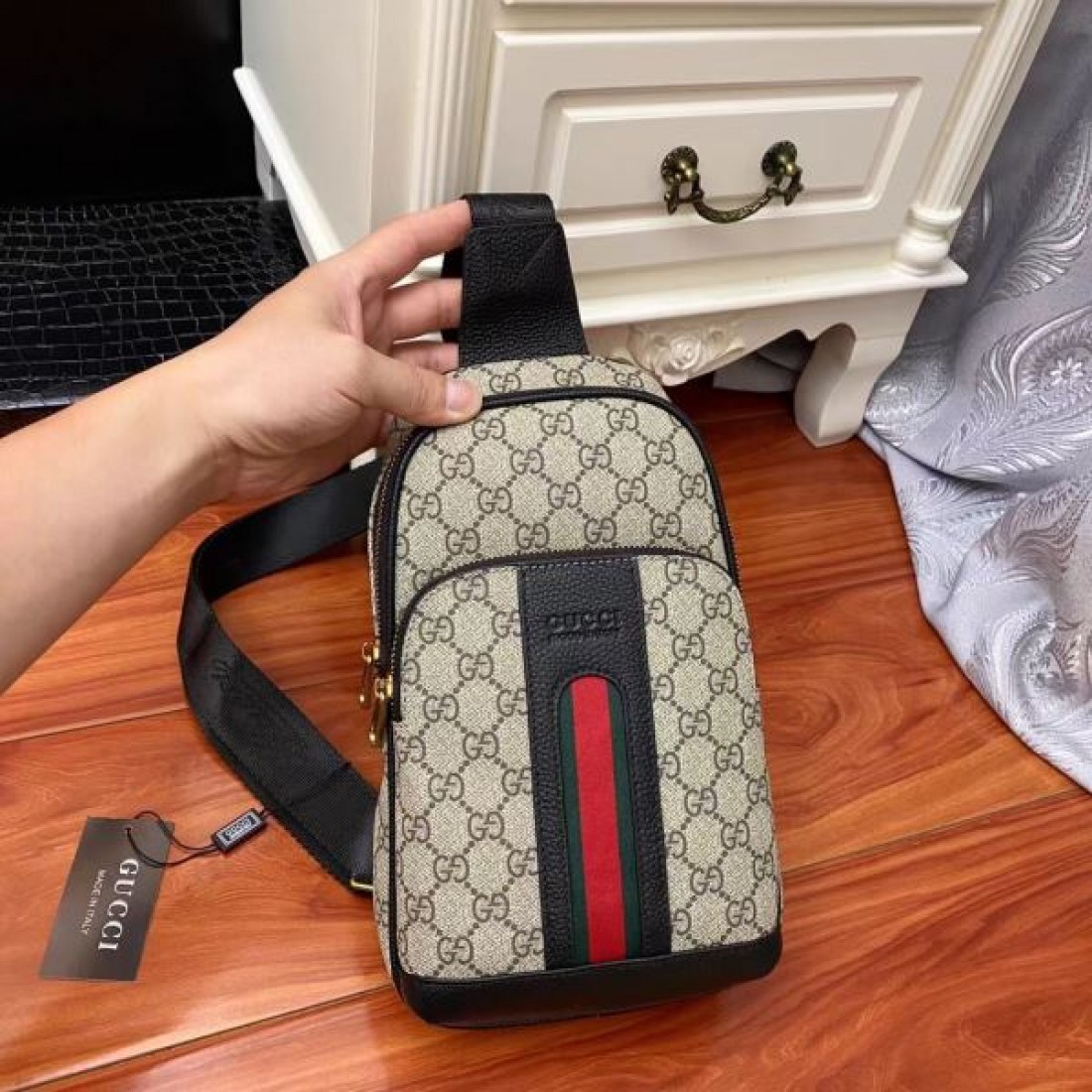 モダンで魅力的な GUCCI グッチ コピー ウエストバッグ 上質なデザイン