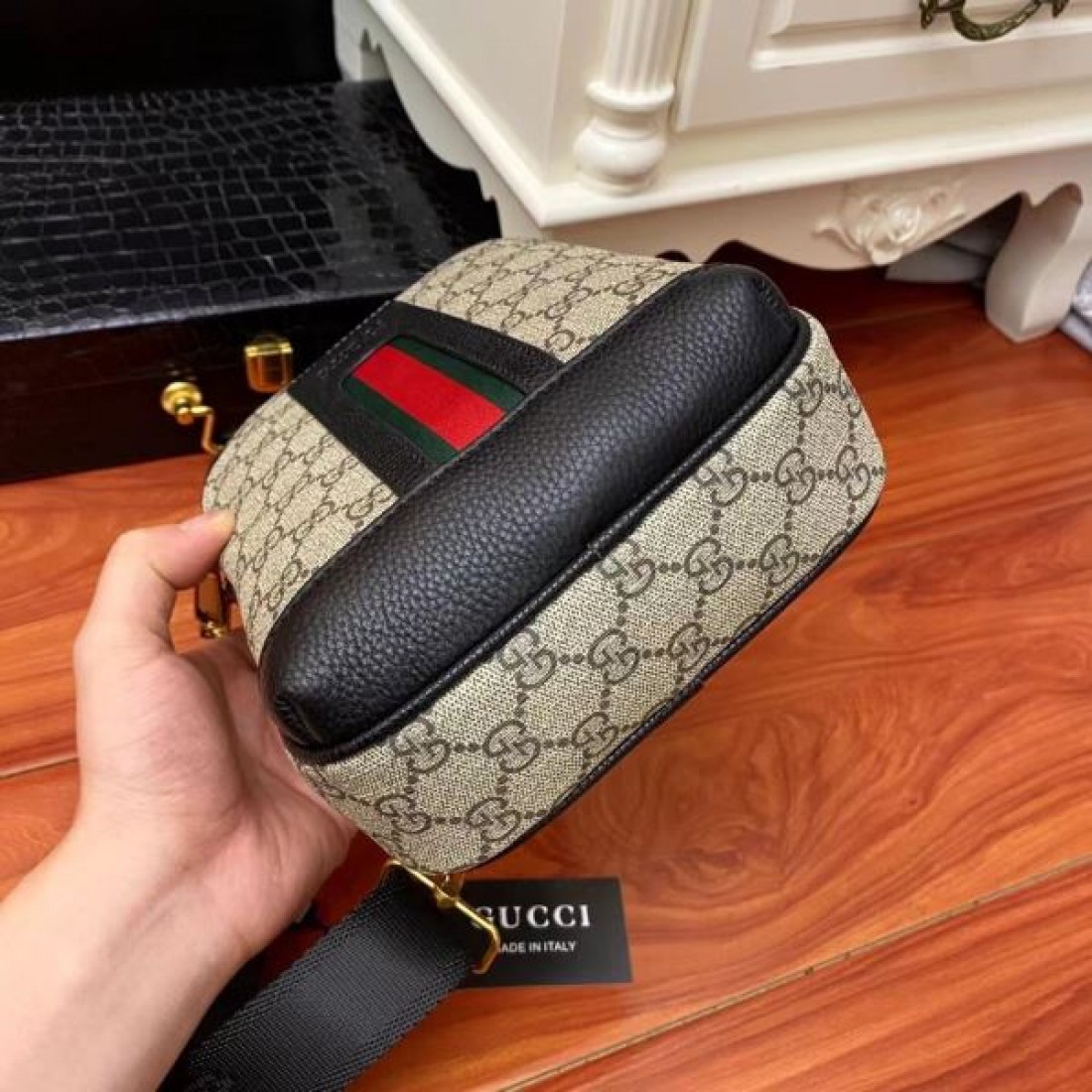 モダンで魅力的な GUCCI グッチ コピー ウエストバッグ 上質なデザイン