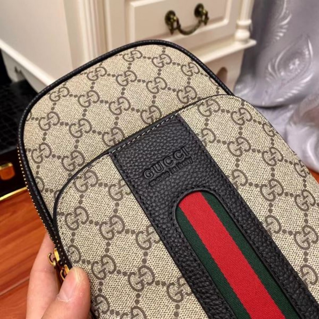 モダンで魅力的な GUCCI グッチ コピー ウエストバッグ 上質なデザイン