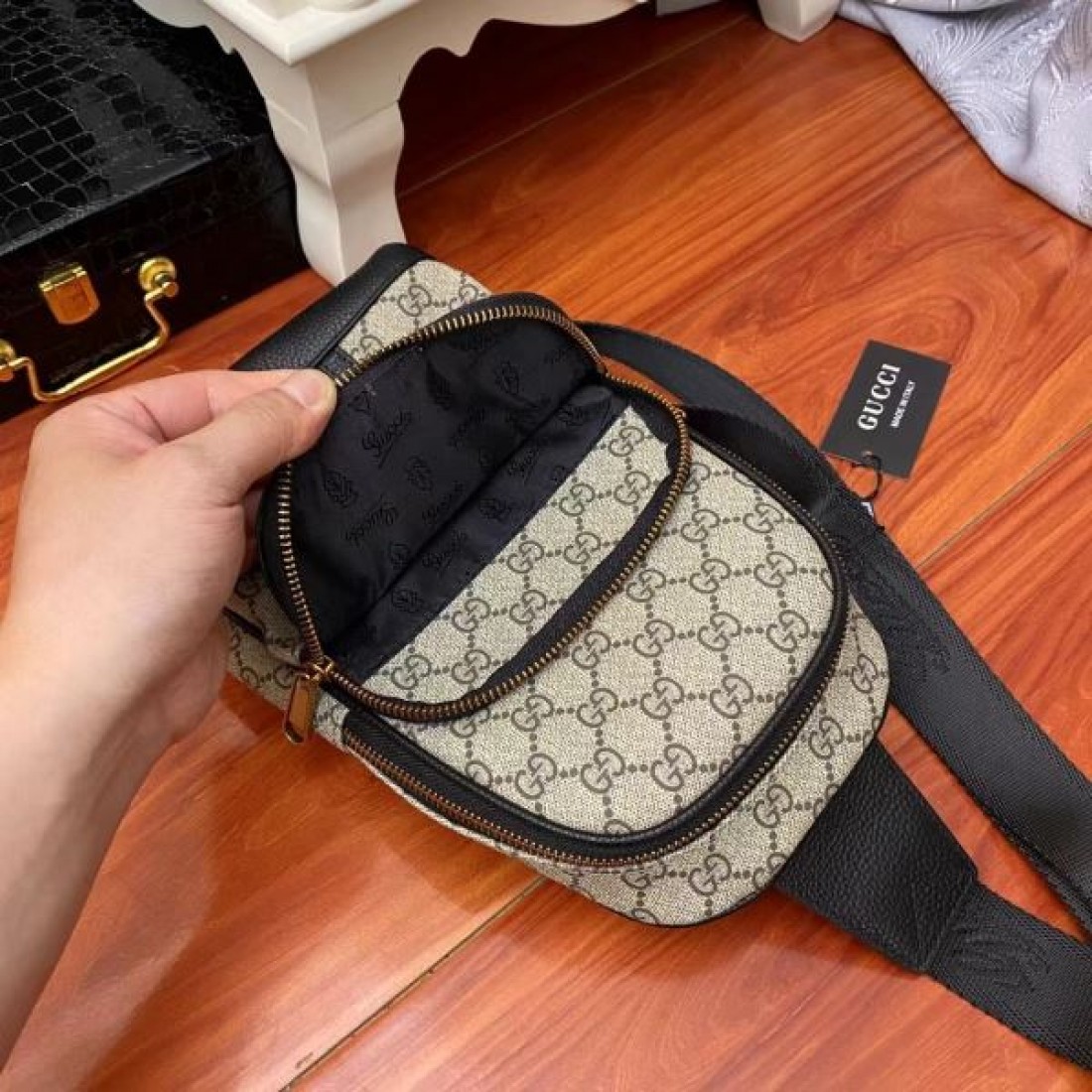 モダンで魅力的な GUCCI グッチ コピー ウエストバッグ 上質なデザイン