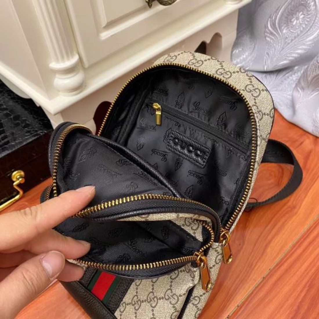 モダンで魅力的な GUCCI グッチ コピー ウエストバッグ 上質なデザイン