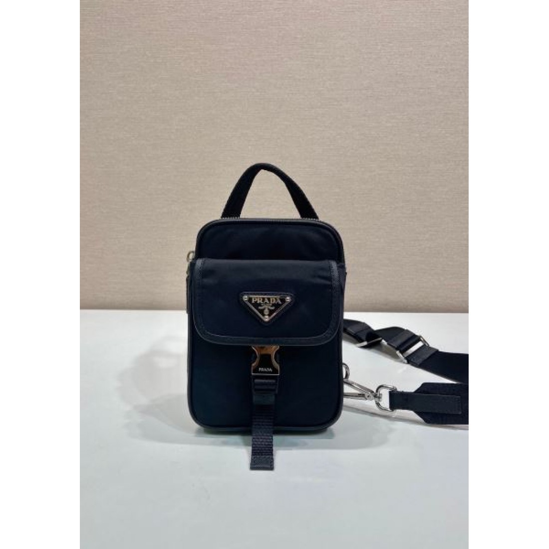 ギフトにも最適 PRADA プラダ コピー チェストバッグ ファッション好き必見