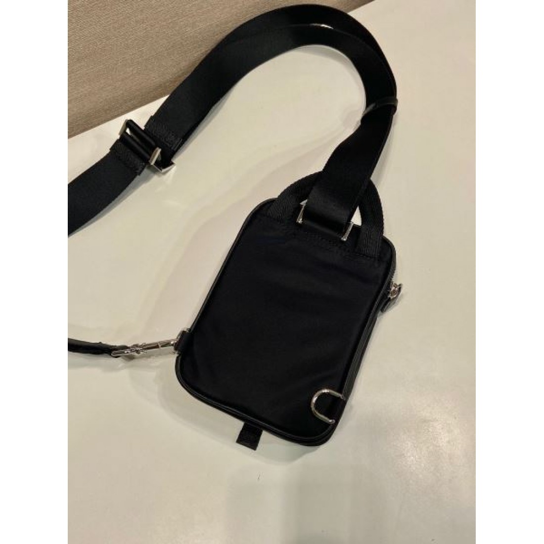 ギフトにも最適 PRADA プラダ コピー チェストバッグ ファッション好き必見