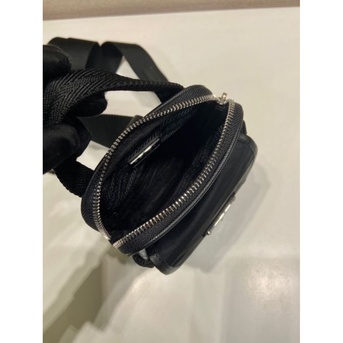 ギフトにも最適 PRADA プラダ コピー チェストバッグ ファッション好き必見
