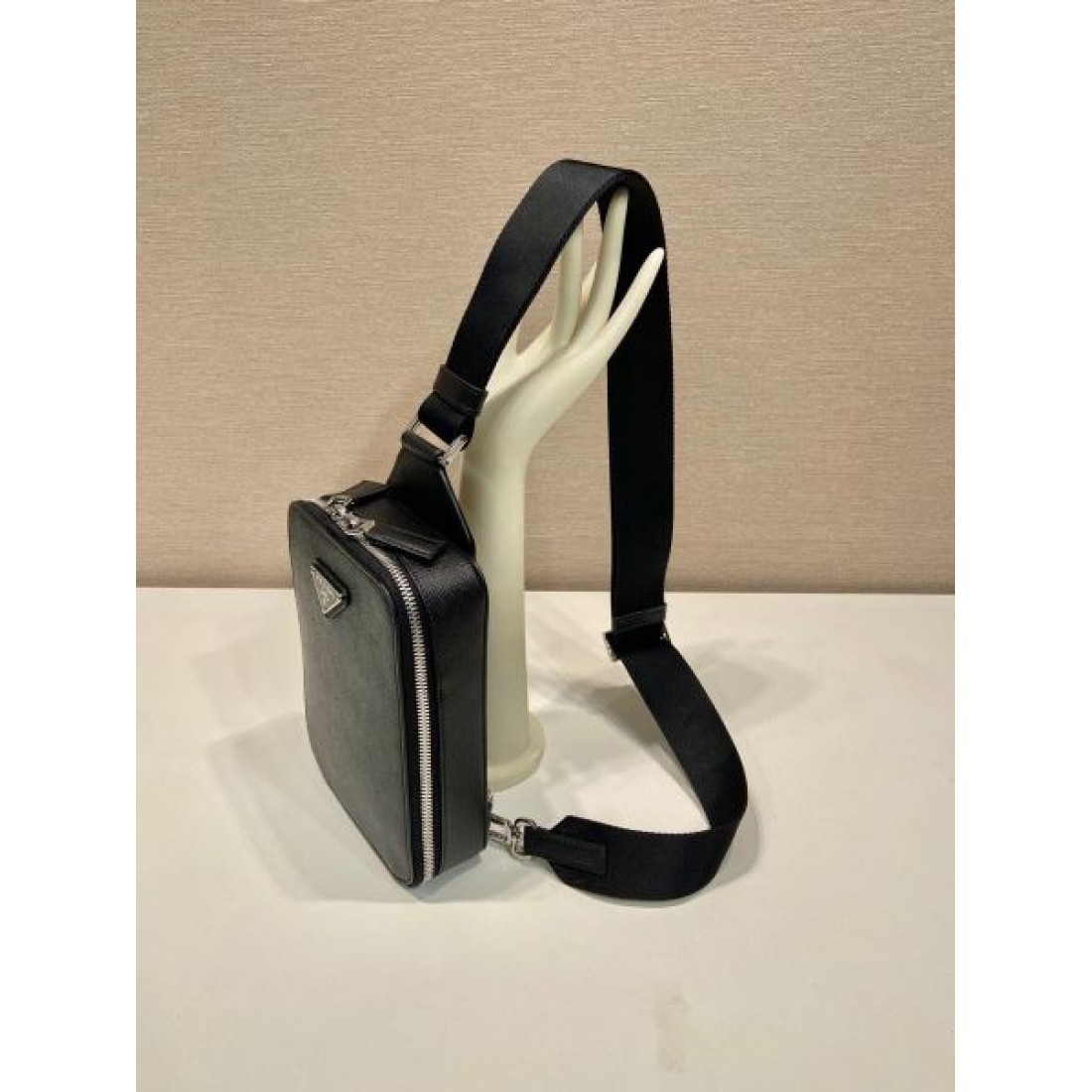 迷わずゲット PRADA プラダ コピー チェストバッグ これは買い
