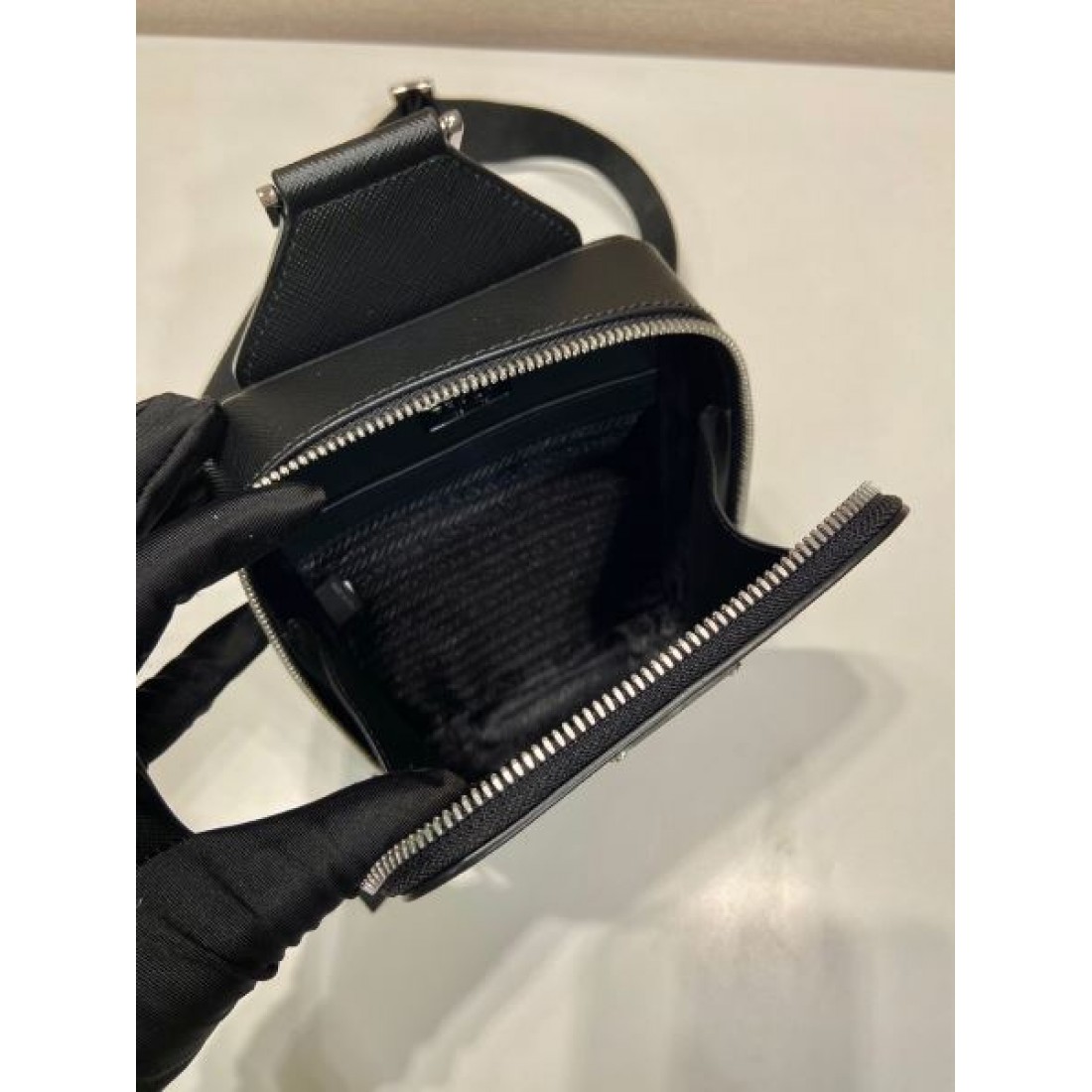 迷わずゲット PRADA プラダ コピー チェストバッグ これは買い