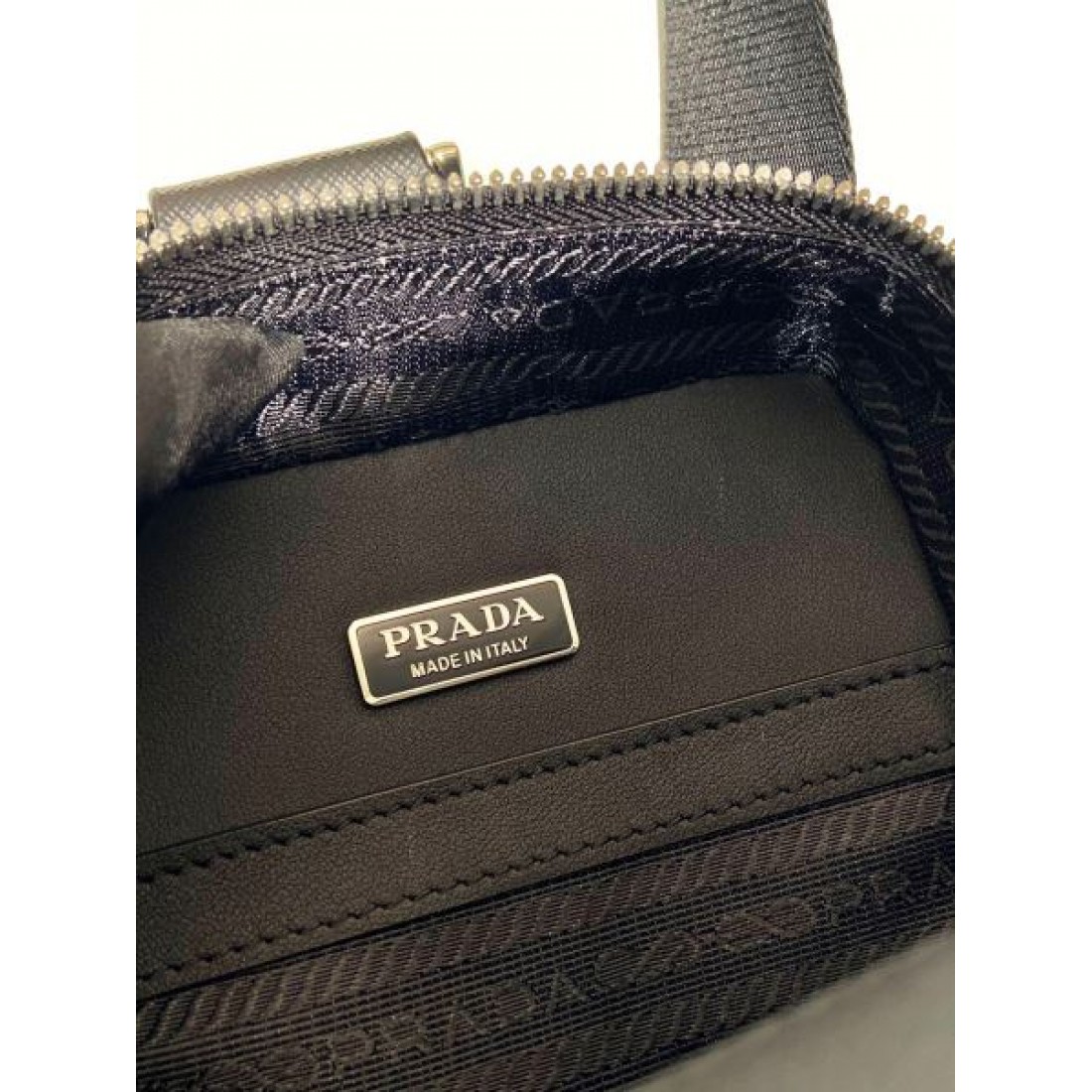 迷わずゲット PRADA プラダ コピー チェストバッグ これは買い