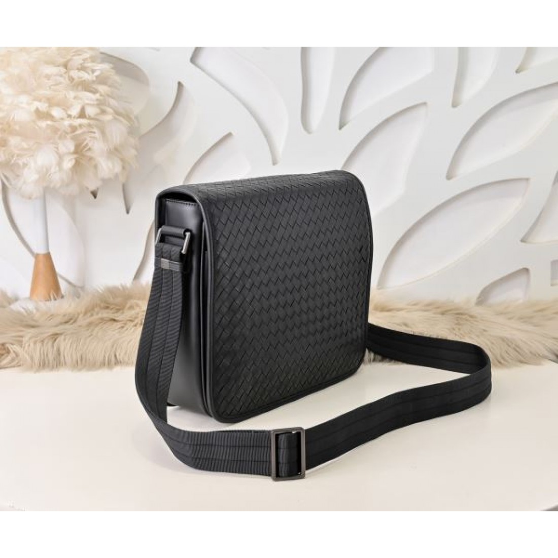 季節感たっぷり BOTTEGA VENETA ボッテガヴェネタ コピー ショルダーバッグ 旬コーデに最適