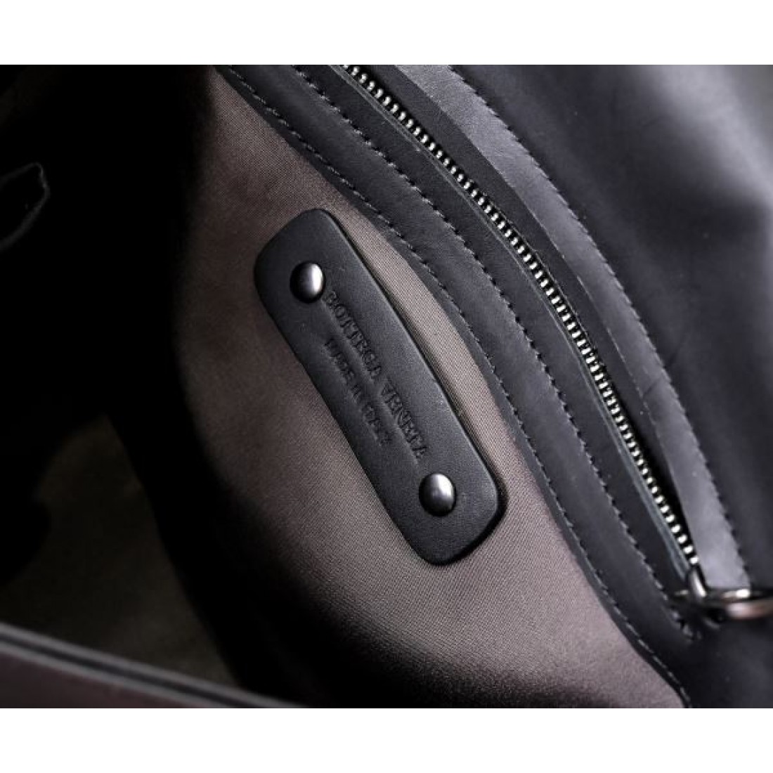 季節感たっぷり BOTTEGA VENETA ボッテガヴェネタ コピー ショルダーバッグ 旬コーデに最適