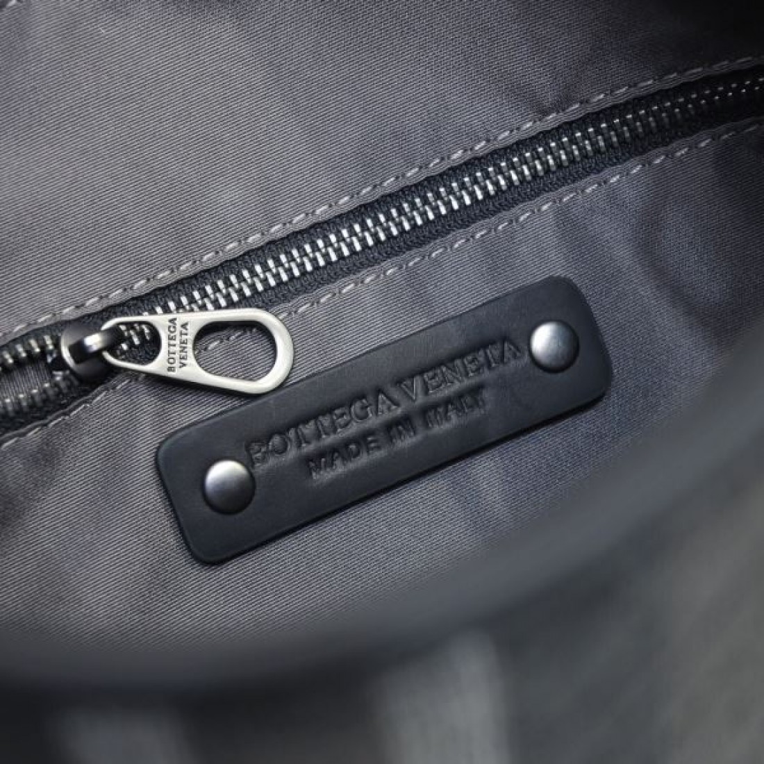 先取り必見 BOTTEGA VENETA ボッテガヴェネタ コピー ショルダーバッグ 入手困難アイテム