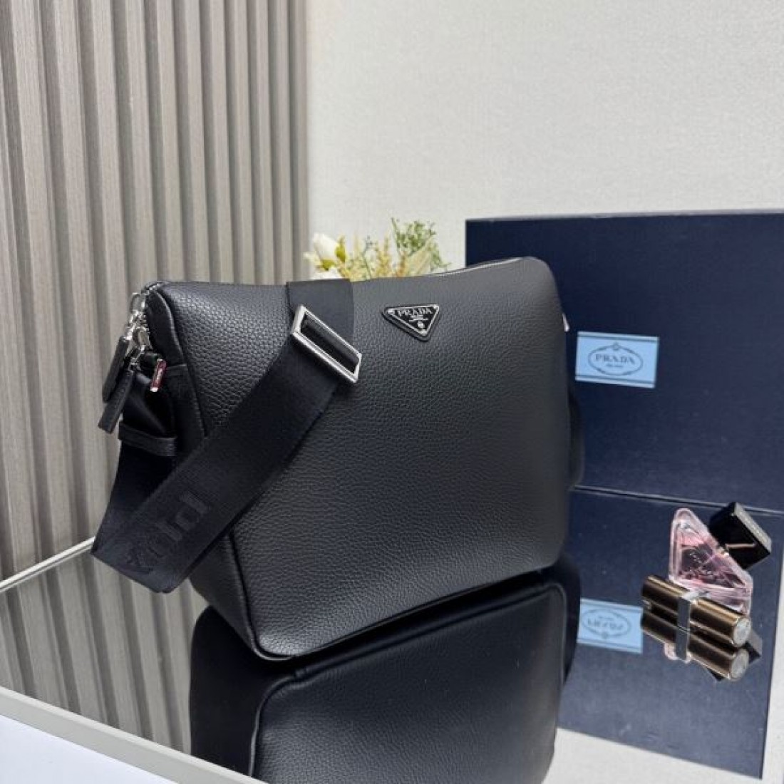 話題沸騰中 PRADA プラダ コピー ショルダーバッグ 最新トレンド