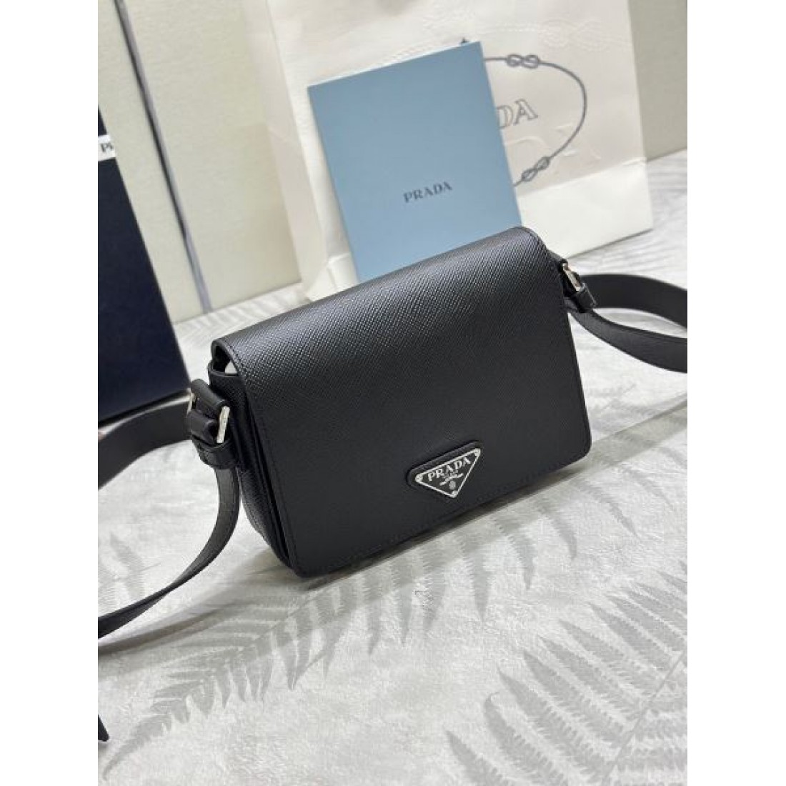 海外の顧客限定 PRADA プラダ コピー ショルダーバッグ 流行トレンド