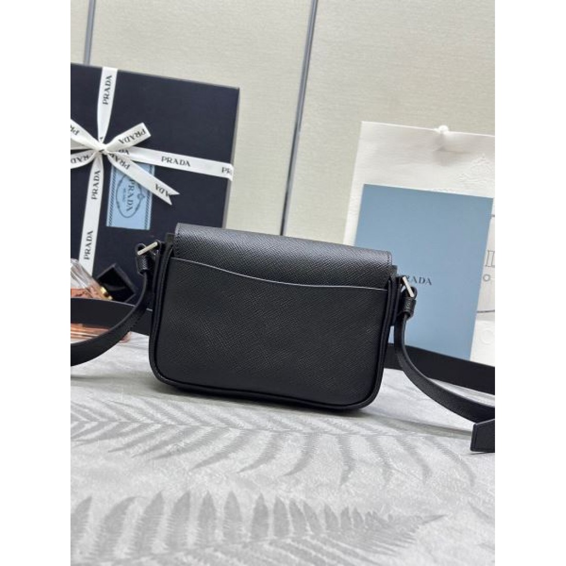 海外の顧客限定 PRADA プラダ コピー ショルダーバッグ 流行トレンド