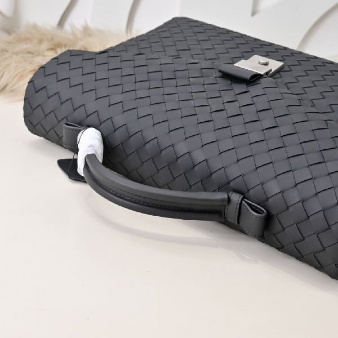 BOTTEGA VENETA ボッテガヴェネタ コピー ブリーフケース スマートな実用性