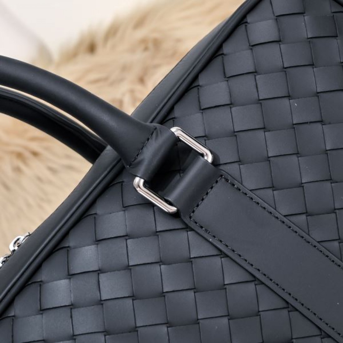 ミニマルで知的な ボッテガヴェネタ コピー ブリーフケース BOTTEGA VENETA