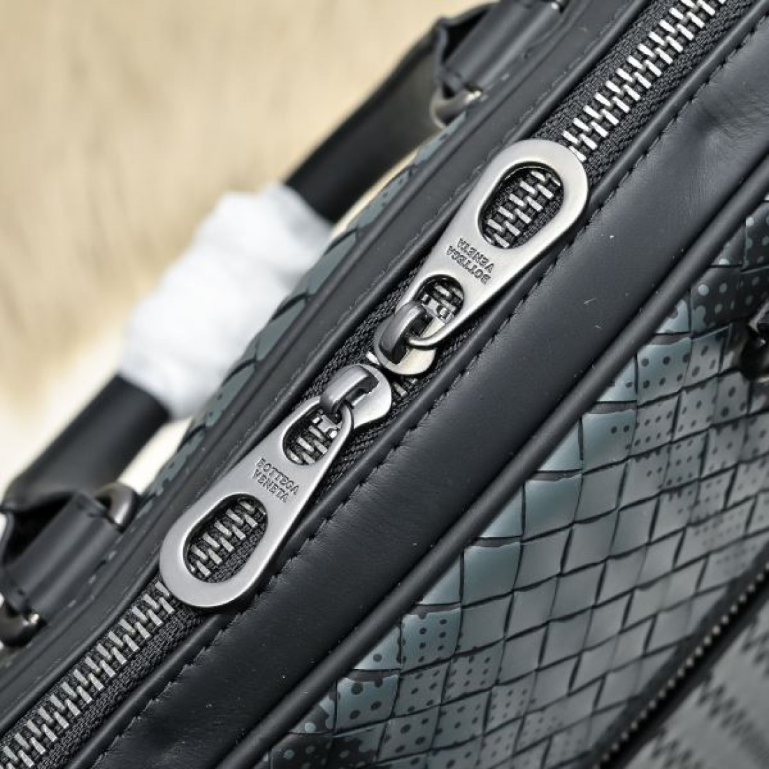 BOTTEGA VENETA ボッテガヴェネタ コピー ブリーフケース タフで上質な