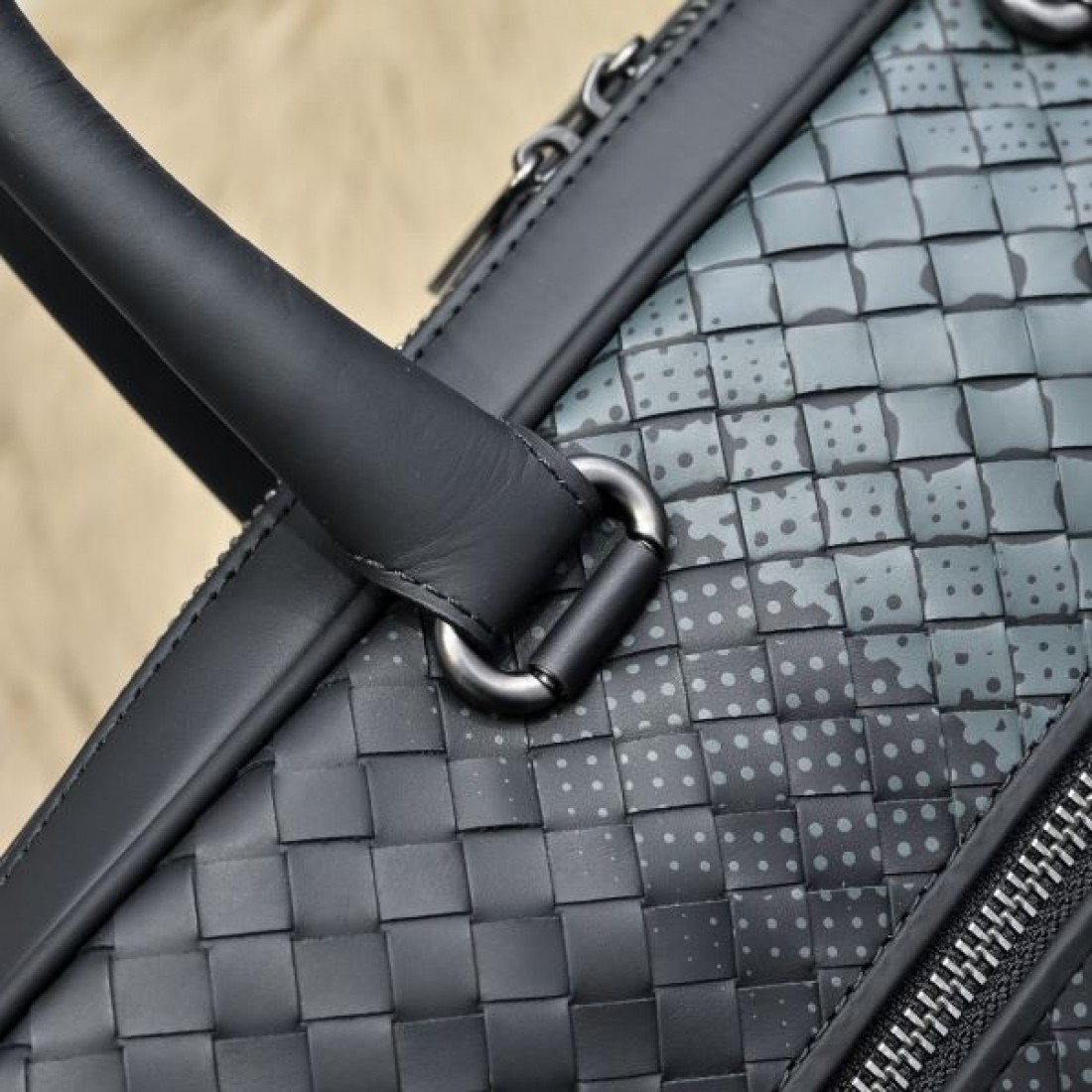  BOTTEGA VENETA ボッテガヴェネタ コピー ブリーフケース タフで上質な
