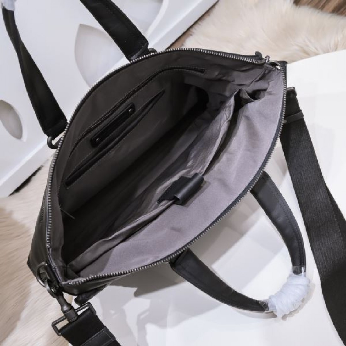 クラシカル 落ち着いた BOTTEGA VENETA ボッテガヴェネタ コピー ブリーフケース