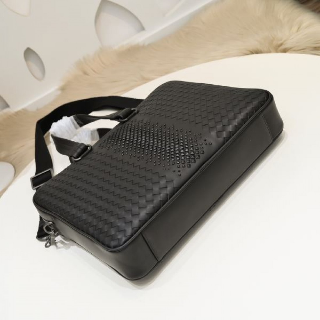 美しさと機能性 BOTTEGA VENETA ボッテガヴェネタ コピー ブリーフケース