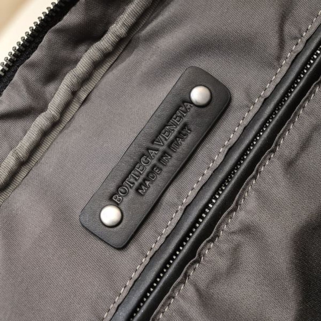 美しさと機能性 BOTTEGA VENETA ボッテガヴェネタ コピー ブリーフケース