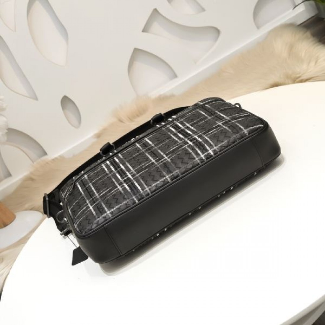 BOTTEGA VENETA ボッテガヴェネタ コピー ブリーフケース スマートで重厚感