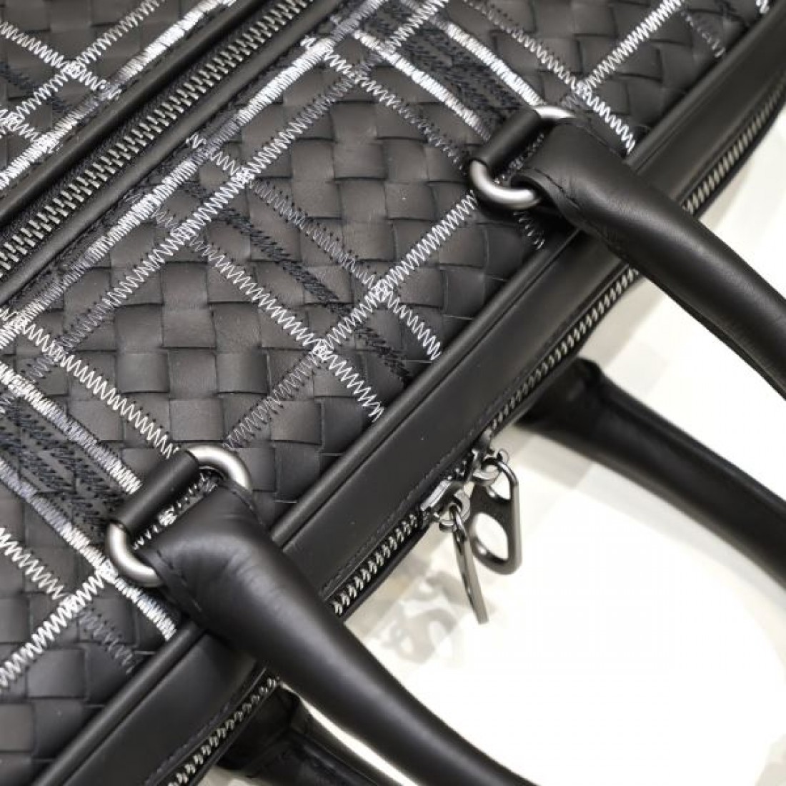 BOTTEGA VENETA ボッテガヴェネタ コピー ブリーフケース スマートで重厚感