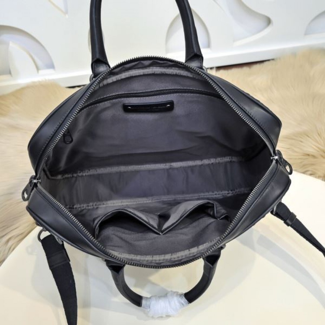 モダンでクラシカルな ボッテガヴェネタ コピー ブリーフケース BOTTEGA VENETA