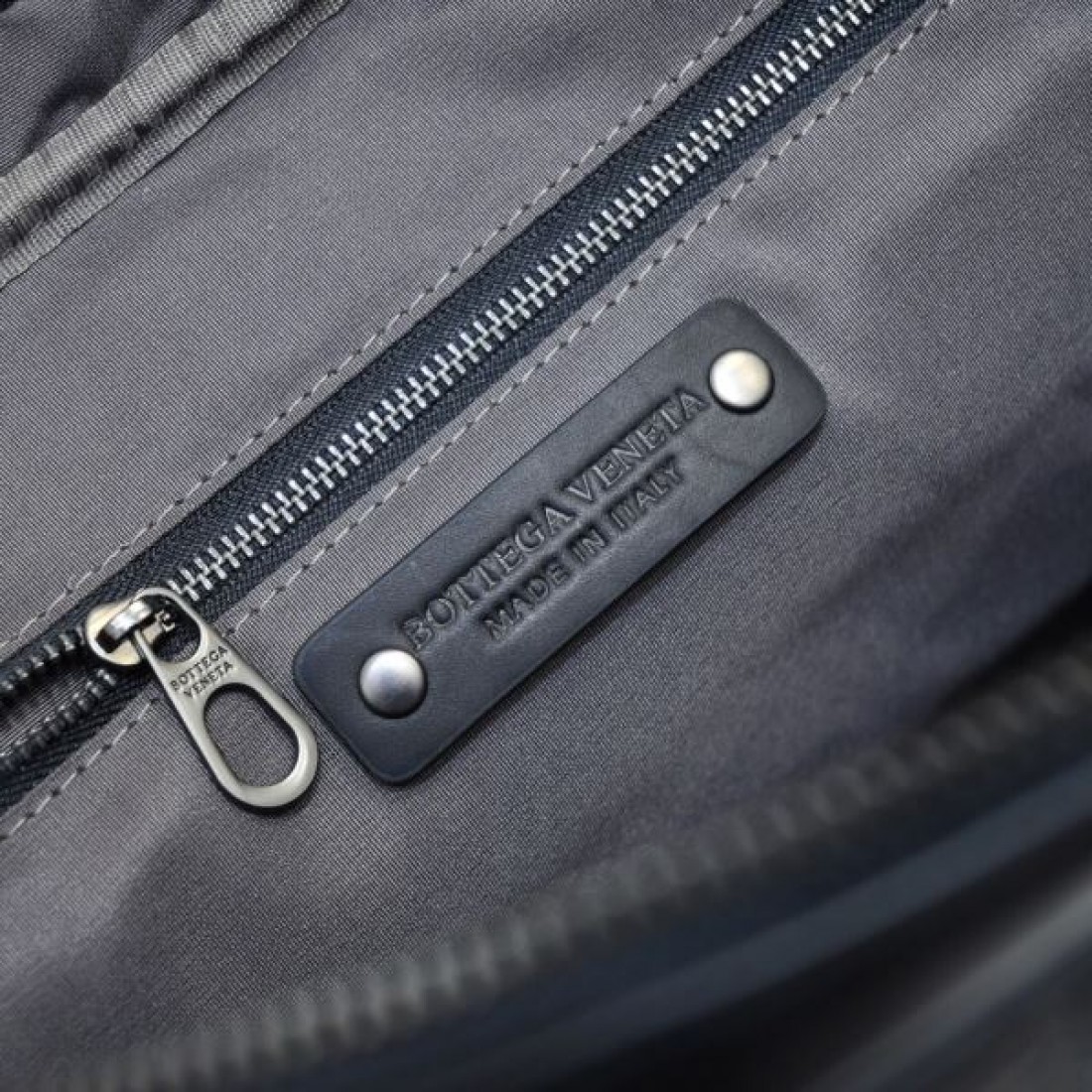 モダンでクラシカルな ボッテガヴェネタ コピー ブリーフケース BOTTEGA VENETA