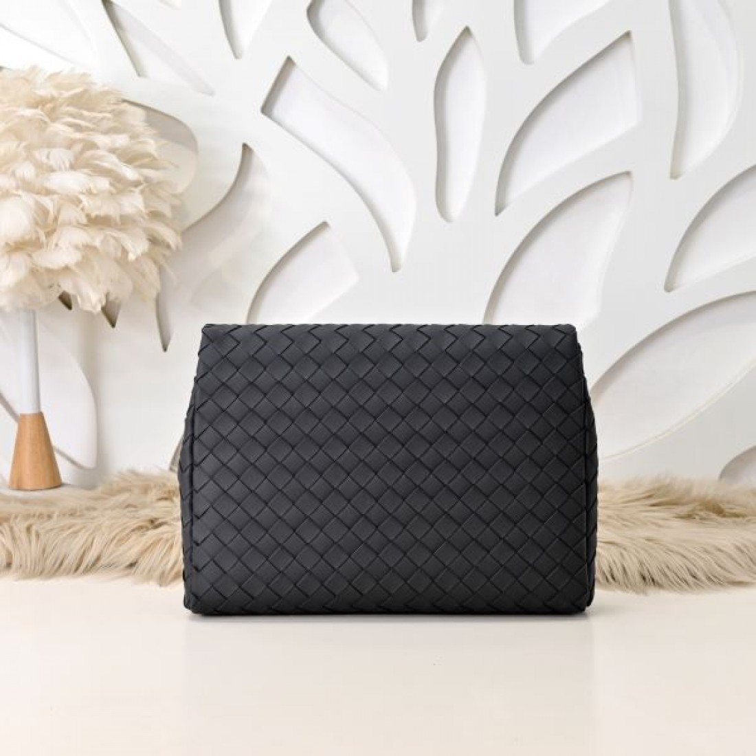 ラインと落ち着きのある BOTTEGA VENETA ボッテガヴェネタ コピー クラッチバッグ