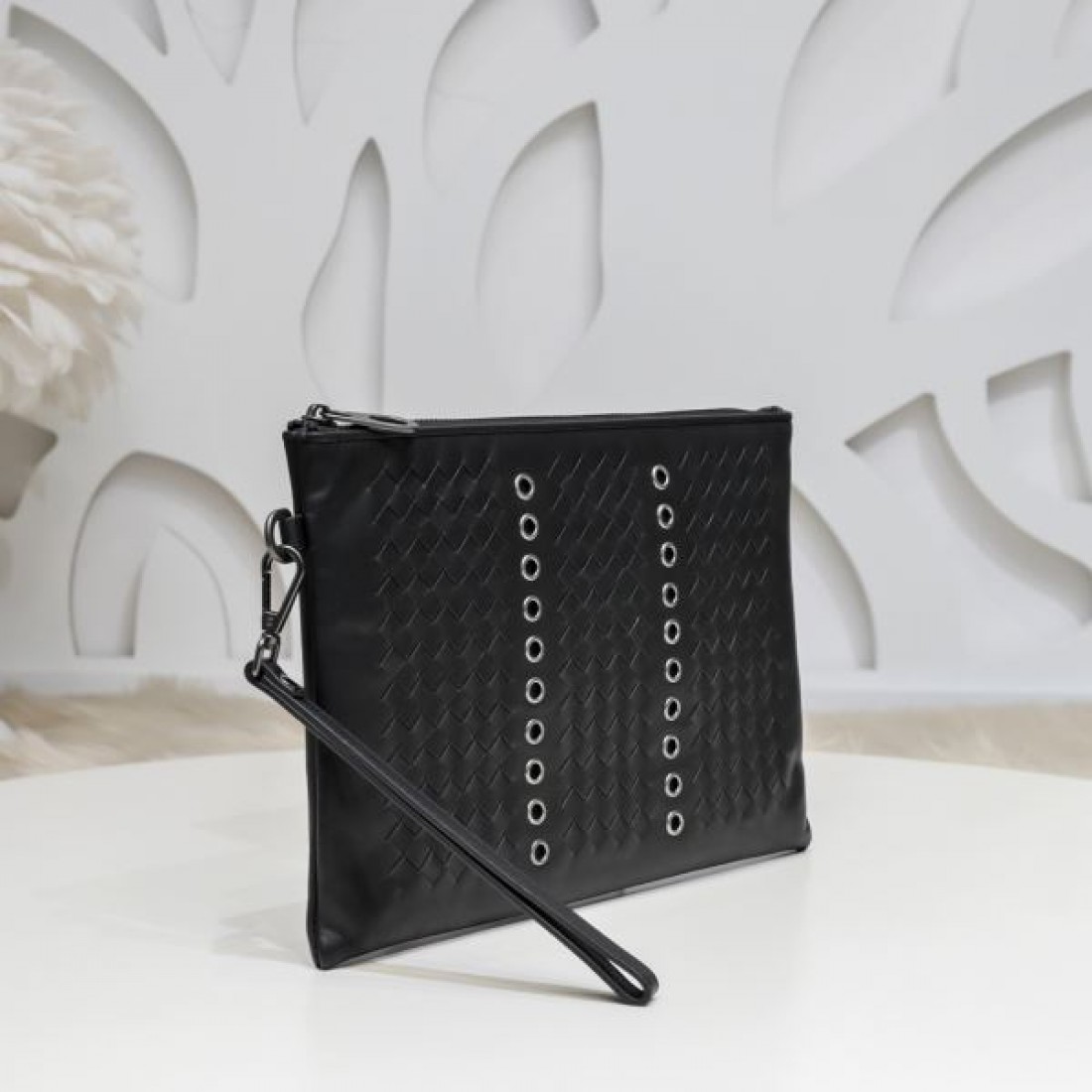 BOTTEGA VENETA ボッテガヴェネタ コピー クラッチバッグ ミニマルで優雅な魅力を放つ