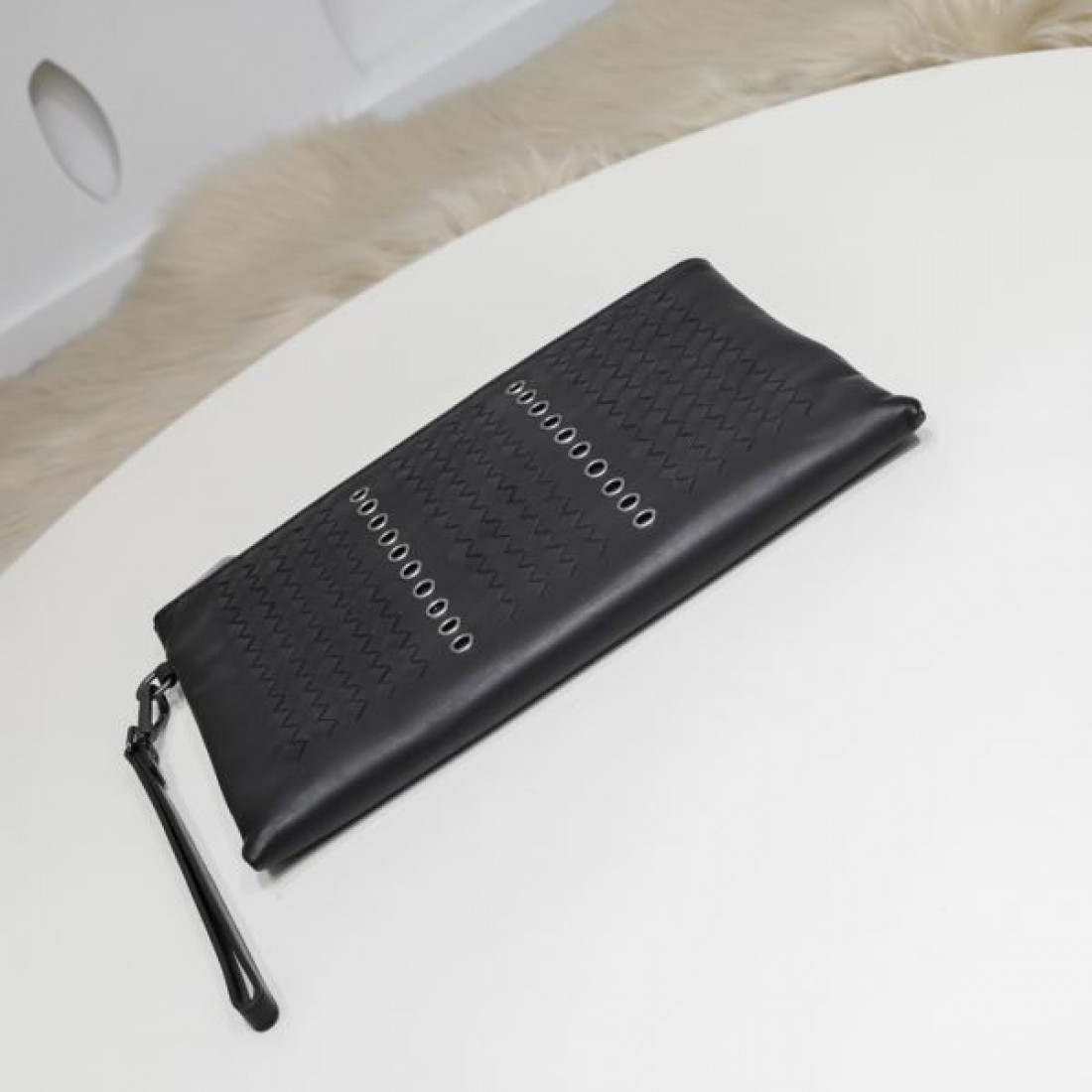 BOTTEGA VENETA ボッテガヴェネタ コピー クラッチバッグ ミニマルで優雅な魅力を放つ