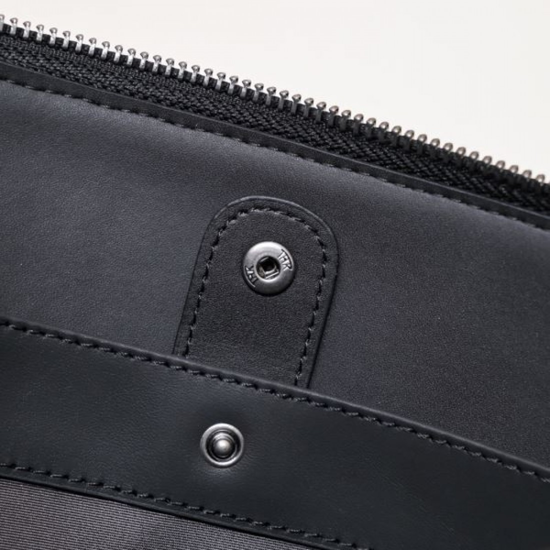 ボッテガヴェネタ コピー クラッチバッグ BOTTEGA VENETA 知的で都会的なスタイル