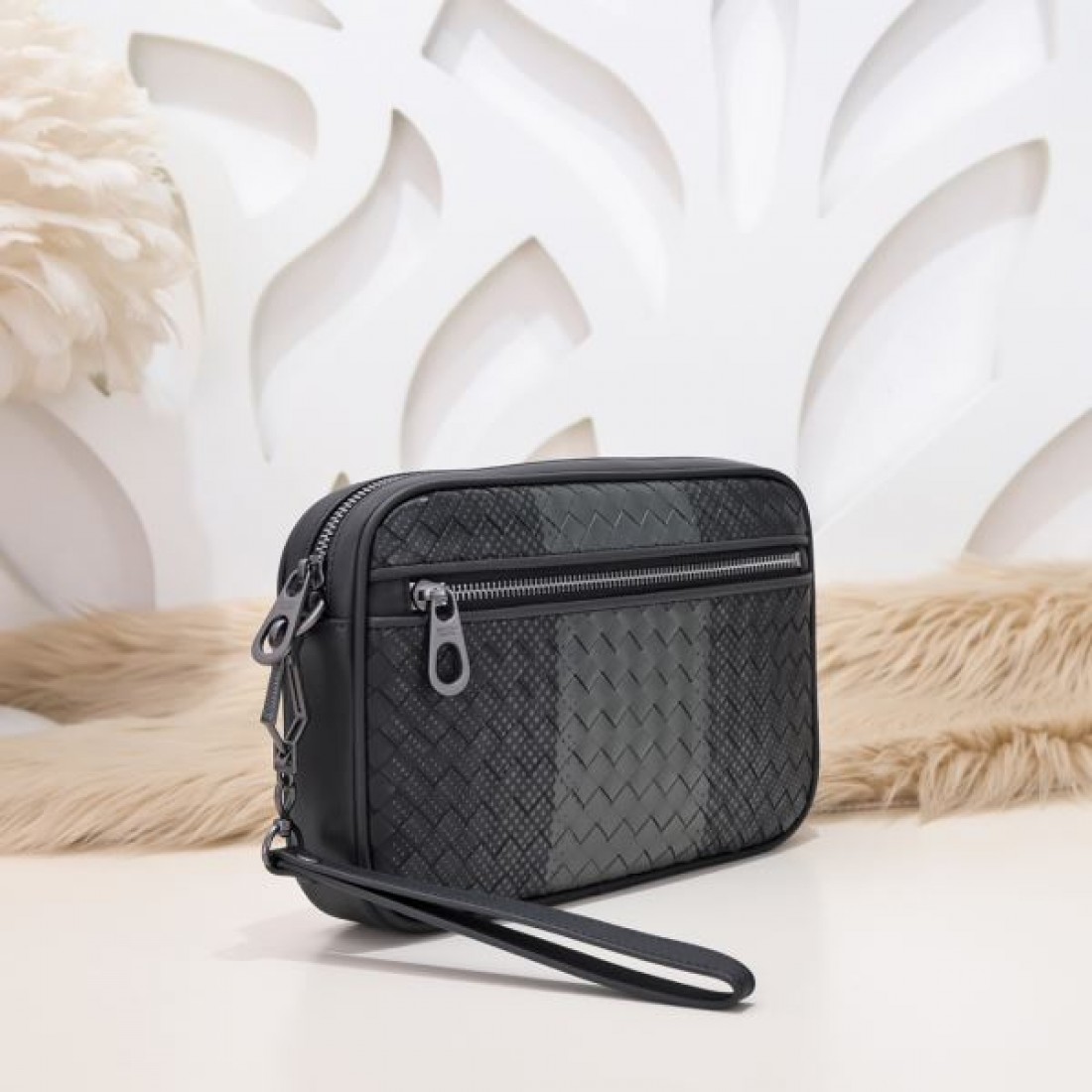 BOTTEGA VENETA ボッテガヴェネタ コピー クラッチバッグ タイムレスでエフォートレス