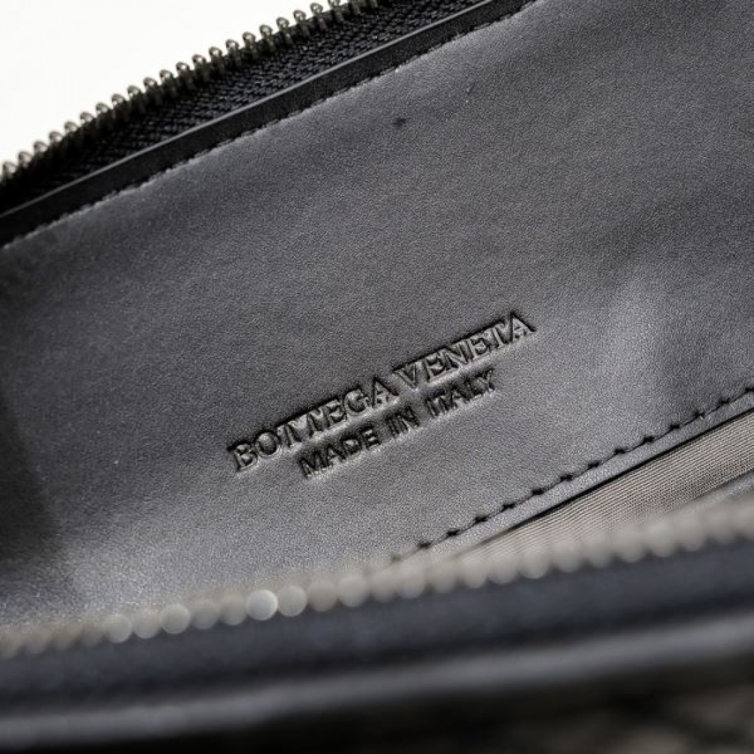 洗練と機能美を融合した ボッテガヴェネタ コピー クラッチバッグ BOTTEGA VENETA